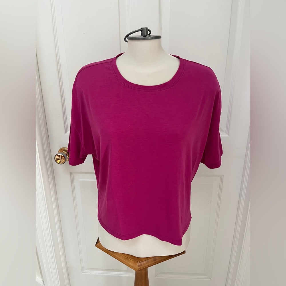 Athletic Works basic cropped T-SHIRT size medium - Picture 1 of 6